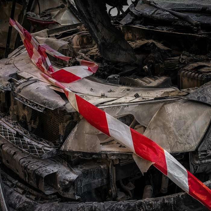 voiture-avec-moteur-casse Voiture avec moteur cassé